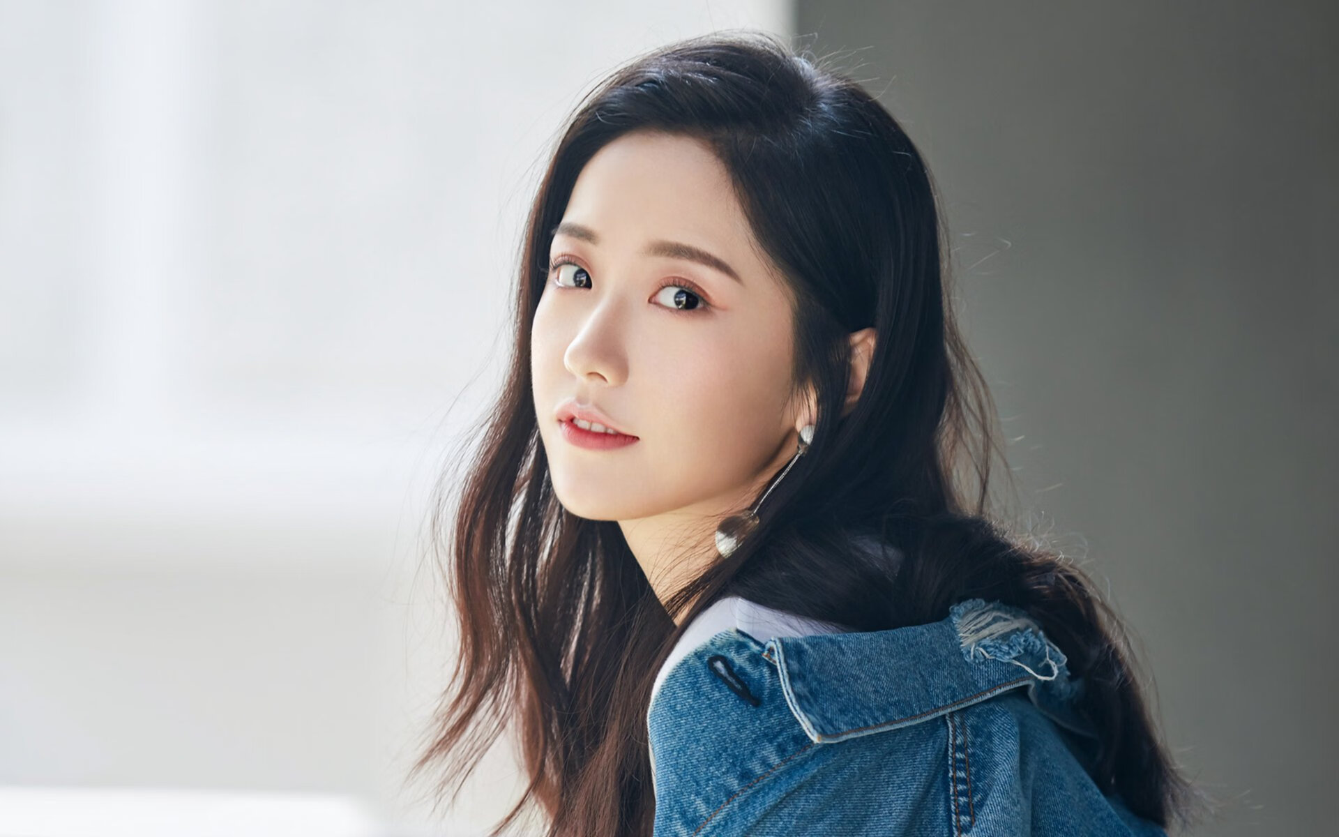 开云体育APP下载-法甲：裁判尺度引发争议，比赛激烈，西甲裁判安排