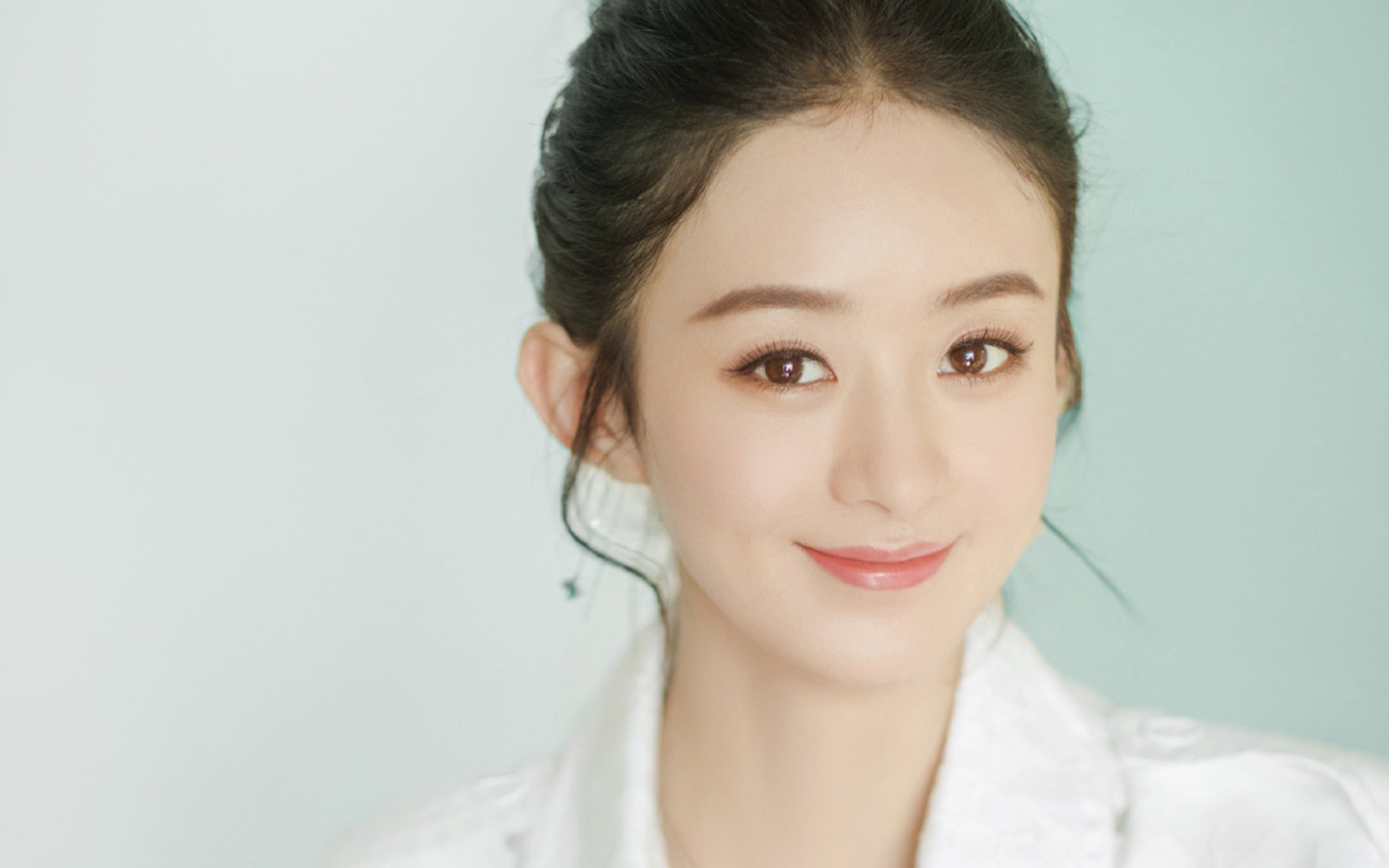 开云官网APP下载-斯洛特鼓励年轻球员参与一线队比赛，斯特洛夫妻子