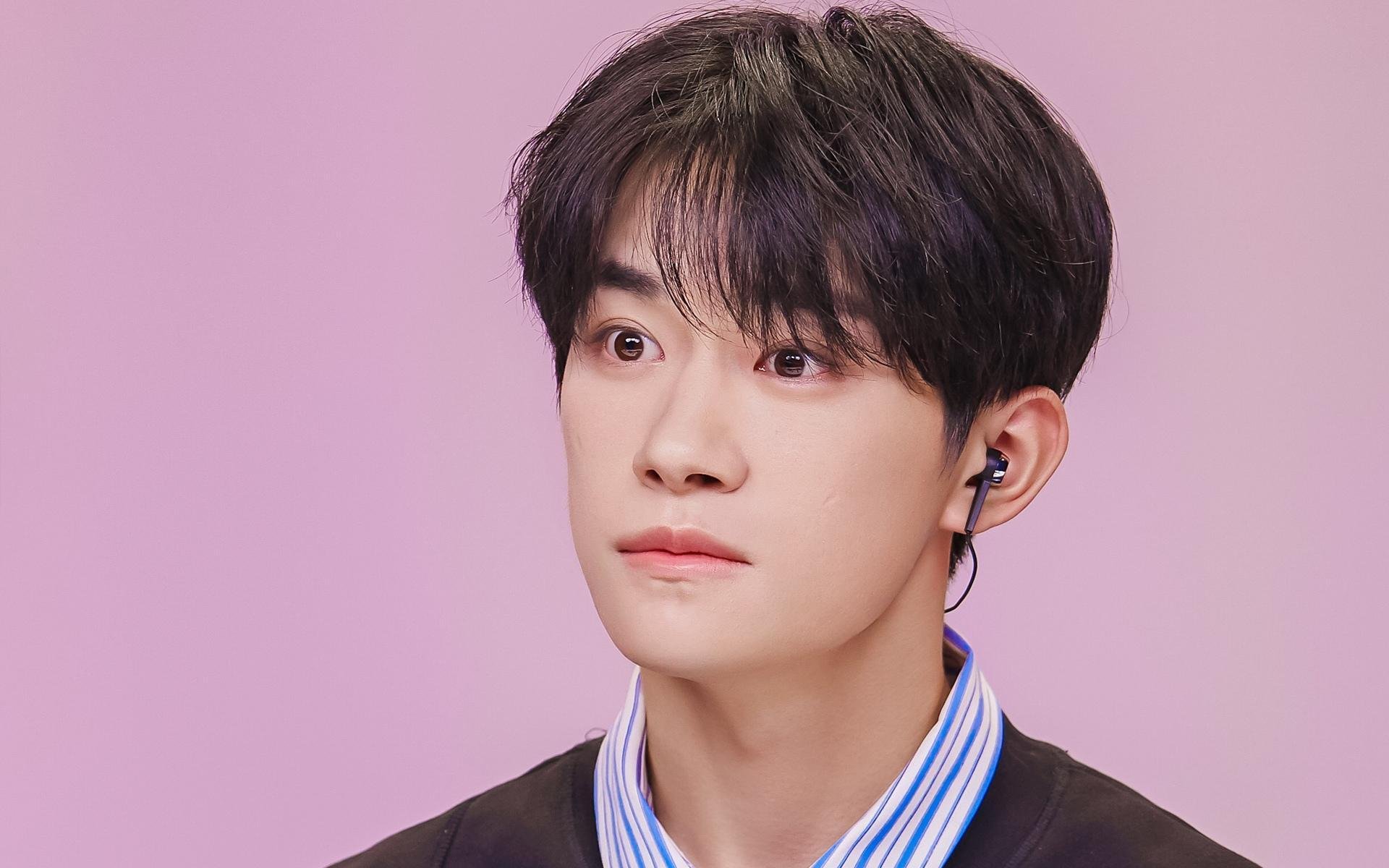 开云官网-赫尔塔柏林主教练调整战术，球队露出新面貌，柏林赫塔主客场球衣