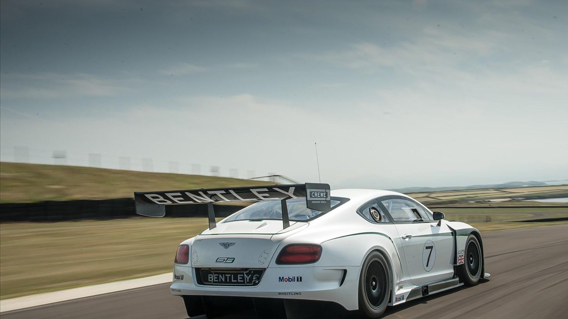 中国足球国家队重点推进阵型灵活性研究,中国足球队常用阵型